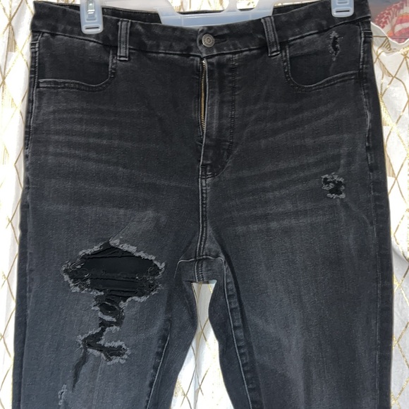 American Eagle Outfitters Denim - American eagle ripped jeans